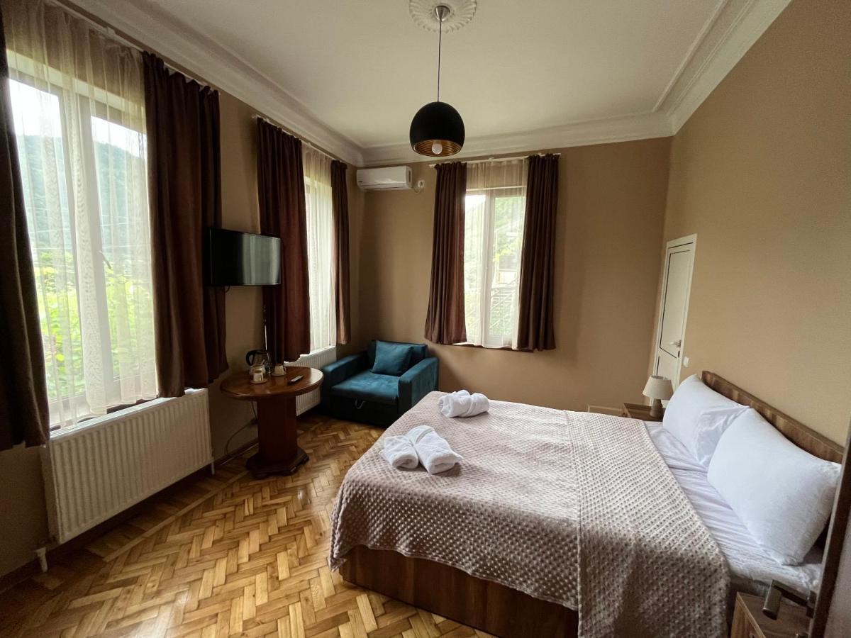 Shota'S Guest House Borjomi ภายนอก รูปภาพ