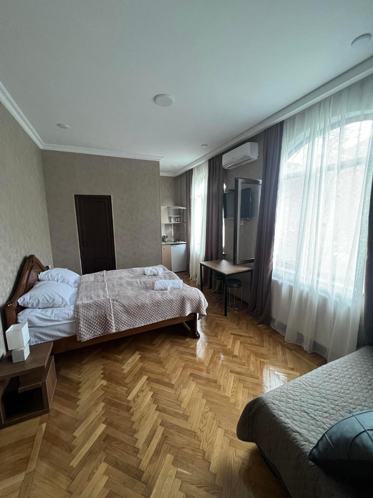 Shota'S Guest House Borjomi ภายนอก รูปภาพ
